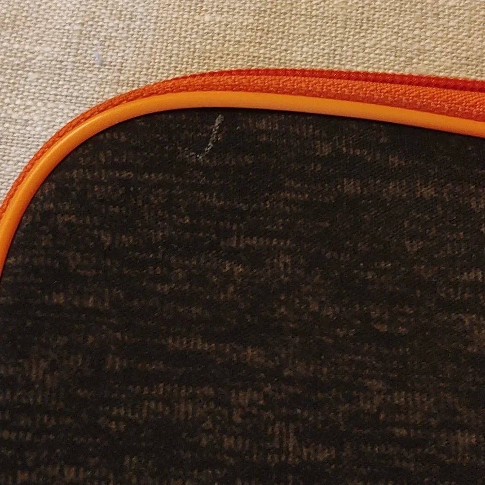COMPUTER PROTECTOR SLEEVE FOLD